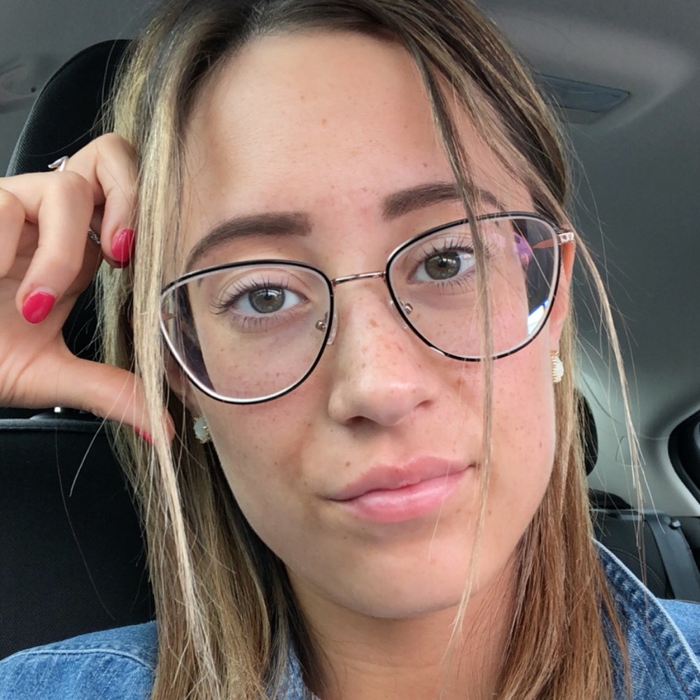 Meet your Posher, Lily